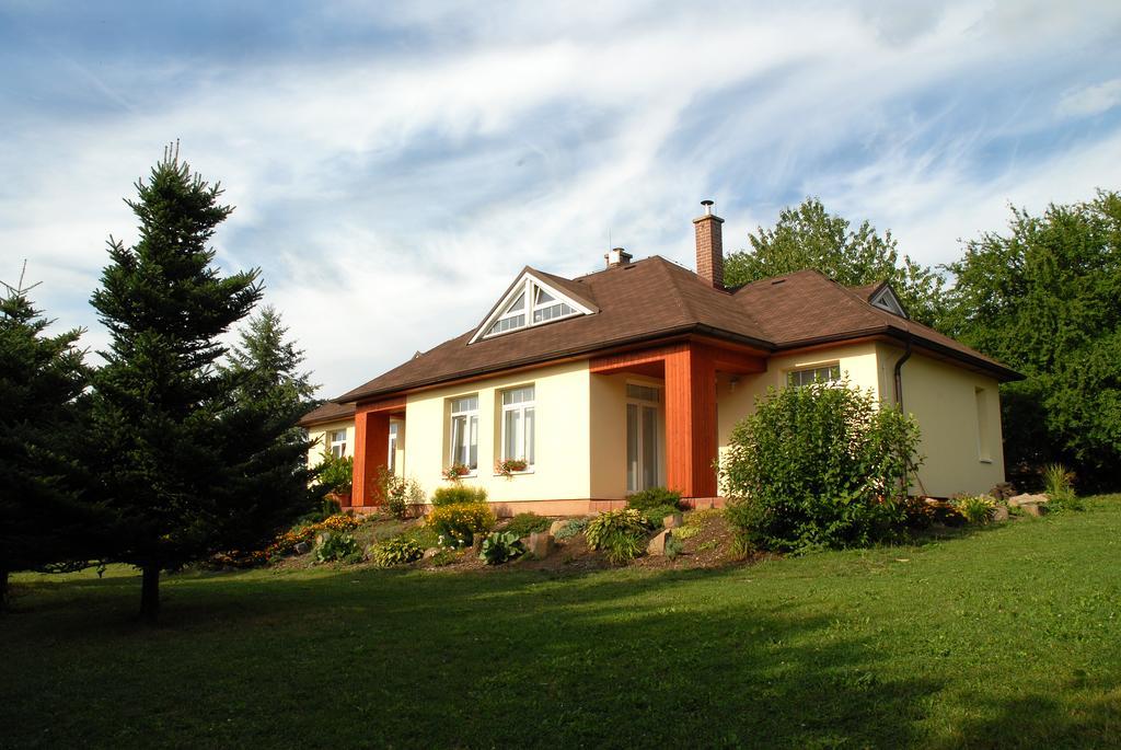 Ubytovani Vila Sobotka Exterior photo